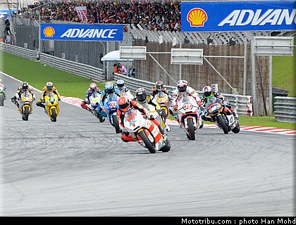 moto2_004_malaisie_sepang_2011.jpg