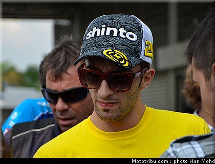 moto2_iannone_001_malaisie_sepang_2011.jpg