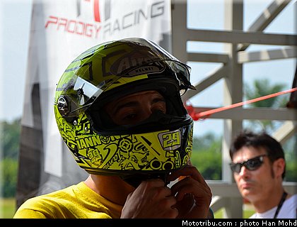 moto2_iannone_003_malaisie_sepang_2011.jpg