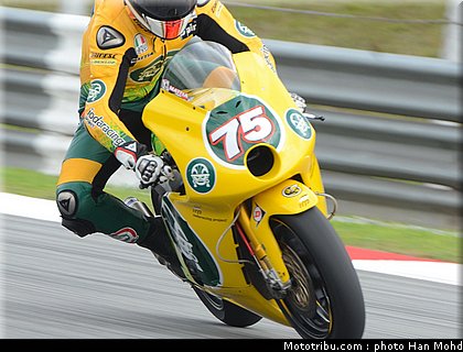 moto2_pasini_004_malaisie_sepang_2011.jpg