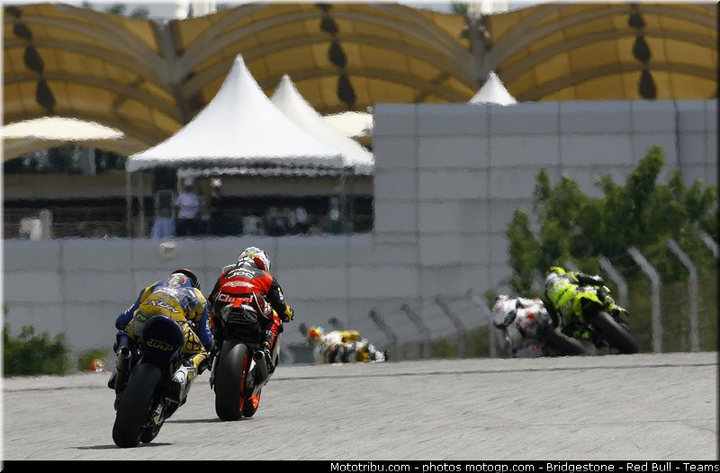 moto2_008_malaisie_sepang_2011