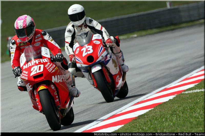 moto2_031_malaisie_sepang_2011