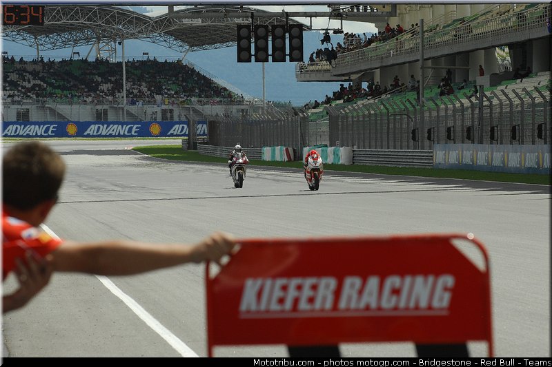 moto2_043_malaisie_sepang_2011