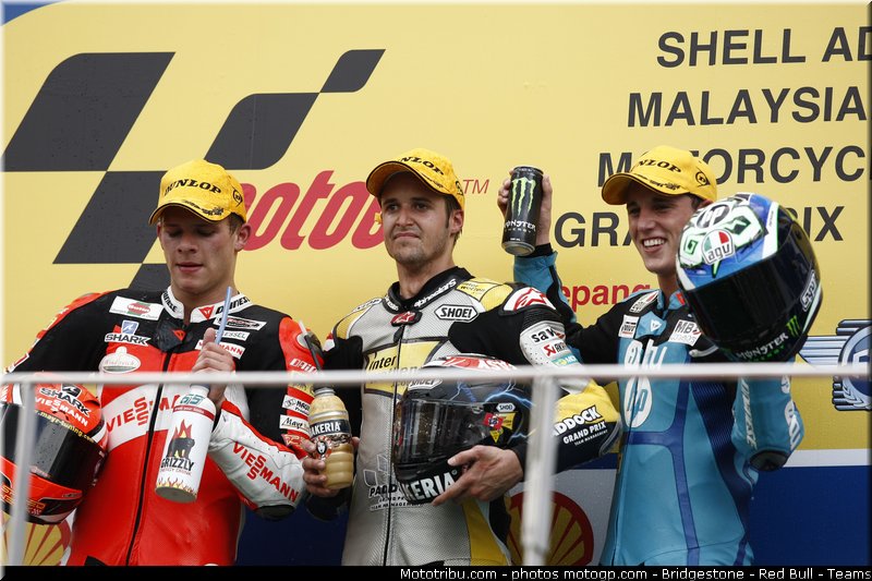 moto2_057_malaisie_sepang_2011