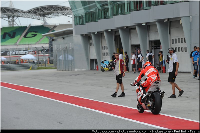 moto2_bradl_006_malaisie_sepang_2011