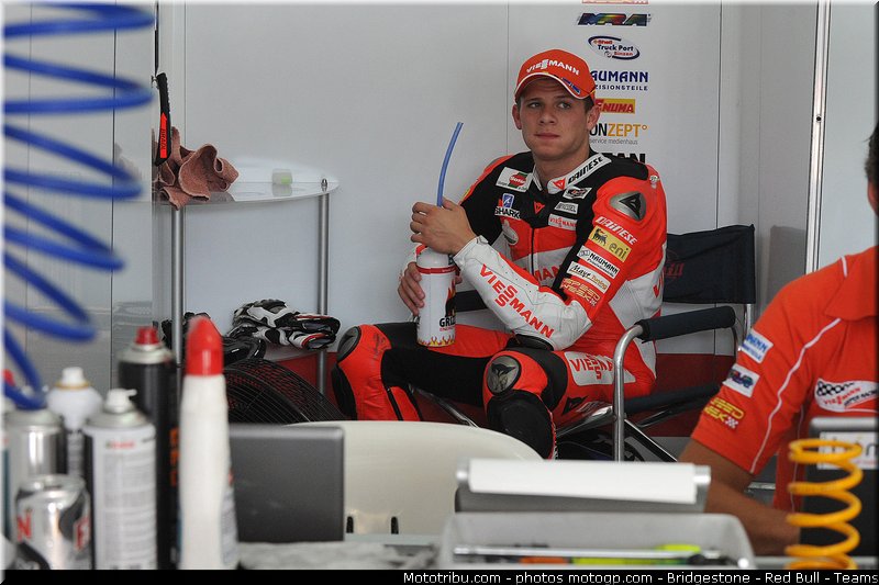 moto2_bradl_010_malaisie_sepang_2011