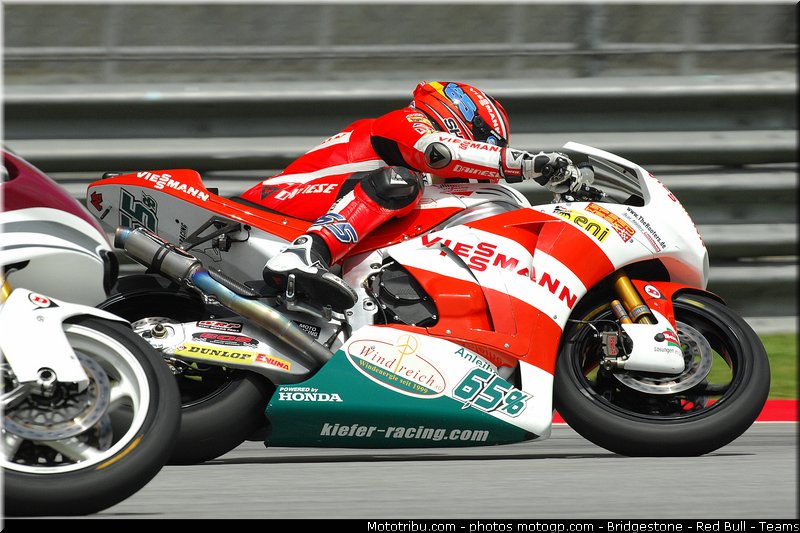 moto2_bradl_013_malaisie_sepang_2011