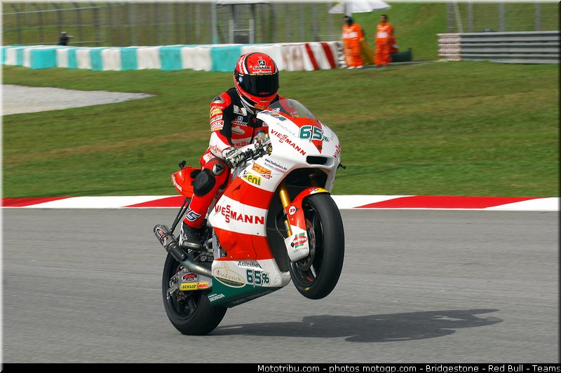 moto2_bradl_015_malaisie_sepang_2011