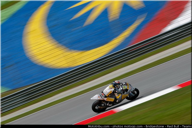 moto2_luthi_3_malaisie_sepang_2011