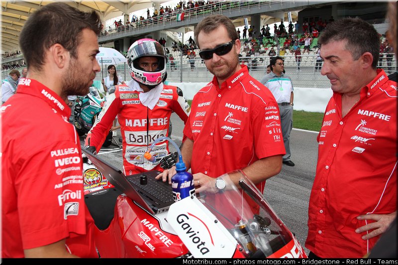 moto2_moreno_008_malaisie_sepang_2011