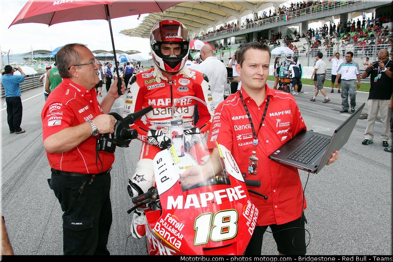 moto2_torres_009_malaisie_sepang_2011
