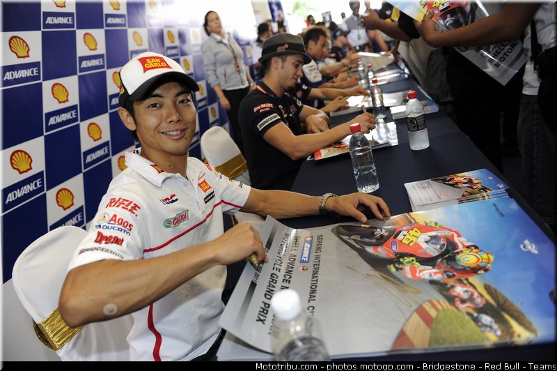 motogp_aoyama_013_malaisie_sepang_2011
