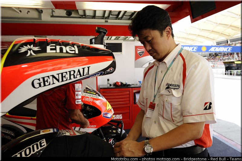 motogp_bridgestone_001_malaisie_sepang_2011