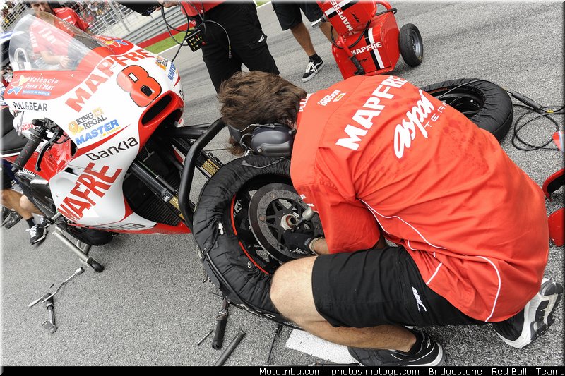 motogp_bridgestone_004_malaisie_sepang_2011