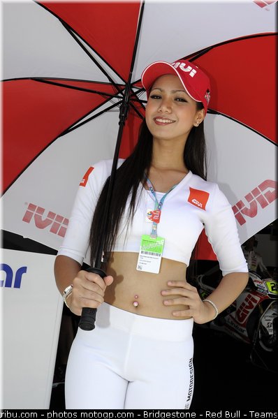 motogp_pitbabe_001_malaisie_sepang_2011