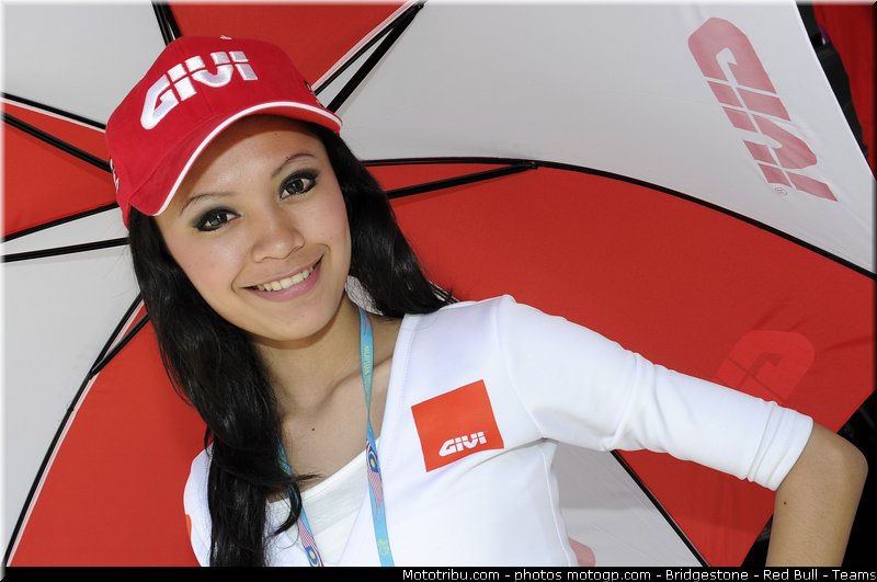 motogp_pitbabe_003_malaisie_sepang_2011