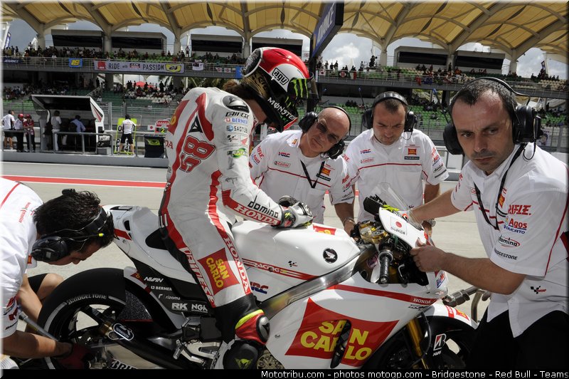 motogp_simoncelli_068_malaisie_sepang_2011