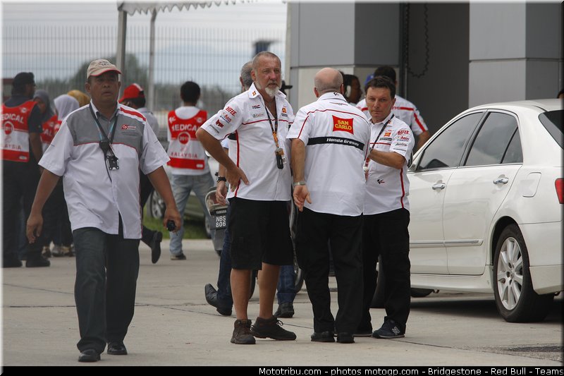 motogp_simoncelli_085_malaisie_sepang_2011