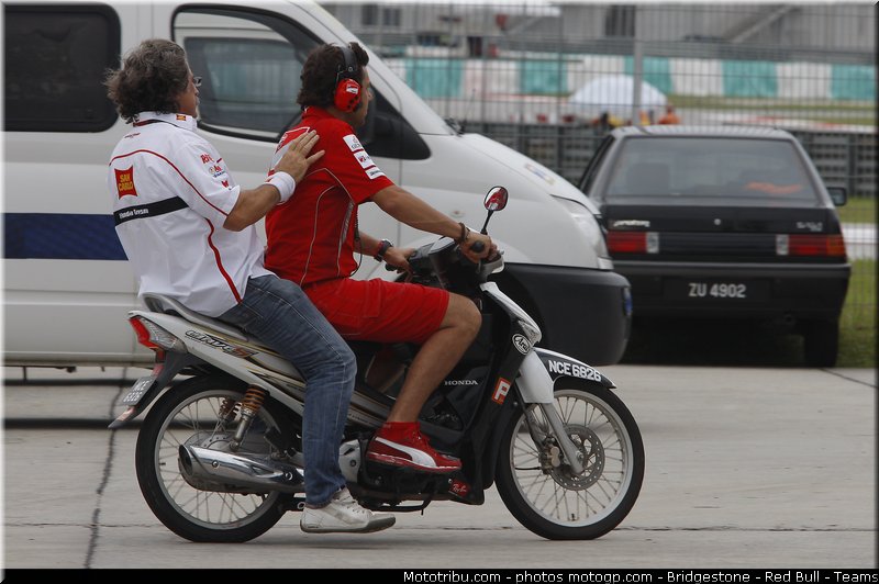 motogp_simoncelli_086_malaisie_sepang_2011