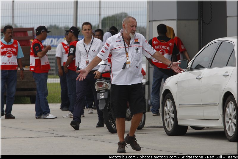 motogp_simoncelli_088_malaisie_sepang_2011