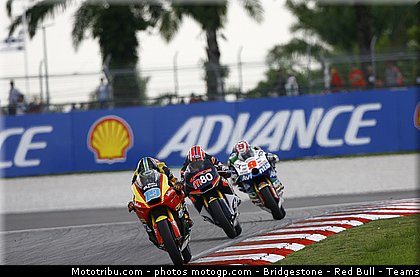 moto2_013_malaisie_sepang_2011.jpg