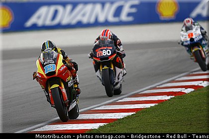 moto2_014_malaisie_sepang_2011.jpg
