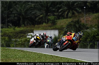 moto2_017_malaisie_sepang_2011.jpg