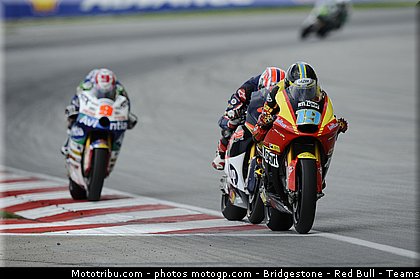 moto2_018_malaisie_sepang_2011.jpg