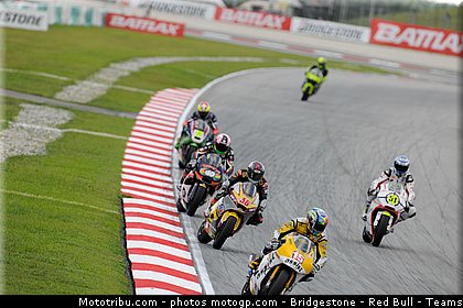moto2_022_malaisie_sepang_2011.jpg