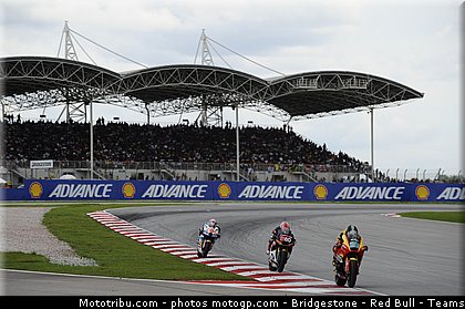 moto2_026_malaisie_sepang_2011.jpg