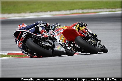 moto2_027_malaisie_sepang_2011.jpg