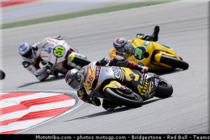 moto2_028_malaisie_sepang_2011.jpg