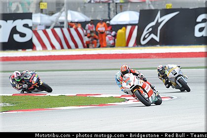 moto2_038_malaisie_sepang_2011.jpg