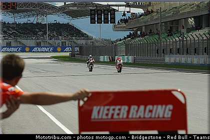 moto2_043_malaisie_sepang_2011.jpg