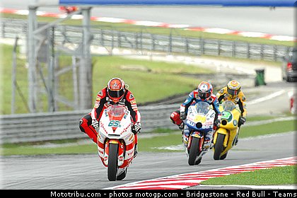 moto2_047_malaisie_sepang_2011.jpg