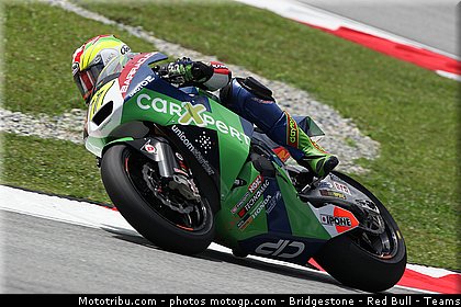 moto2_aegerter_001_malaisie_sepang_2011.jpg