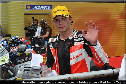 moto2_bradl_002_malaisie_sepang_2011.jpg