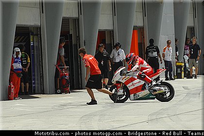 moto2_bradl_004_malaisie_sepang_2011.jpg