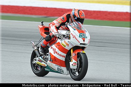 moto2_bradl_008_malaisie_sepang_2011.jpg
