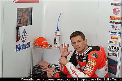 moto2_bradl_011_malaisie_sepang_2011.jpg