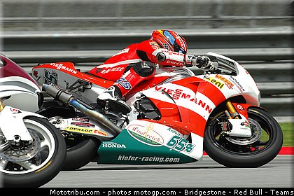 moto2_bradl_013_malaisie_sepang_2011.jpg