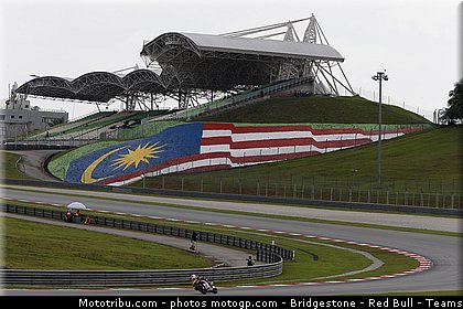moto2_espargaro_a_004_malaisie_sepang_2011.jpg
