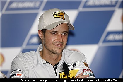 moto2_luthi_2_malaisie_sepang_2011.jpg