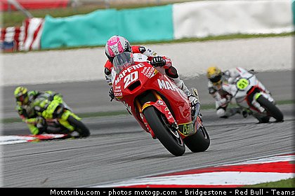 moto2_moreno_003_malaisie_sepang_2011.jpg