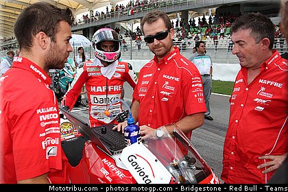 moto2_moreno_008_malaisie_sepang_2011.jpg