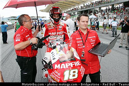 moto2_torres_009_malaisie_sepang_2011.jpg