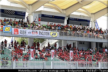 motogp_ambiance_008_malaisie_sepang_2011.jpg