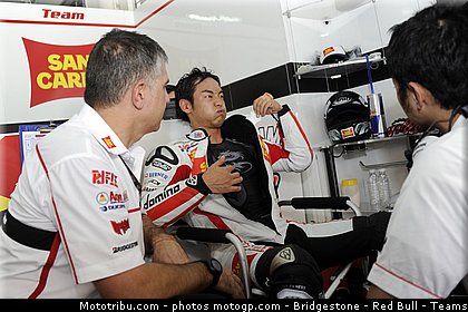 motogp_aoyama_003_malaisie_sepang_2011.jpg