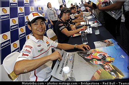 motogp_aoyama_013_malaisie_sepang_2011.jpg