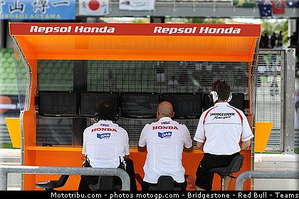 motogp_bridgestone_002_malaisie_sepang_2011.jpg